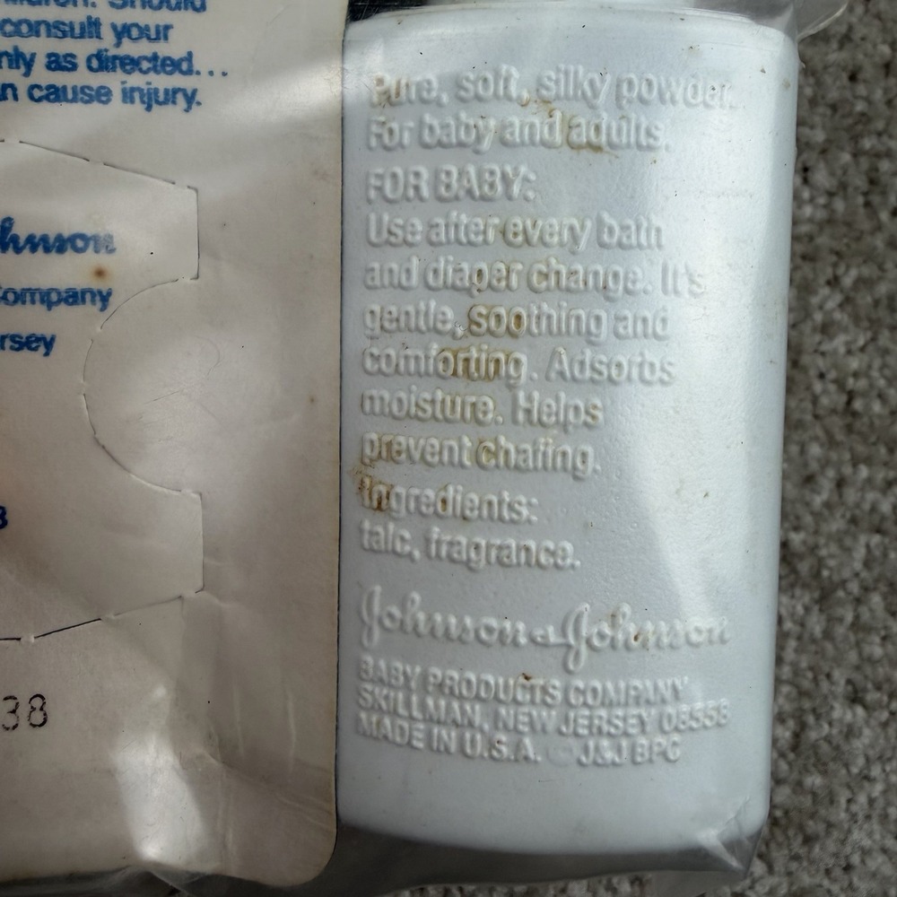 Vintage Johnson Baby Powder Bottle Purest‎ Protection 2 oz Movie Prop Q Tip - Picture 3 of 3